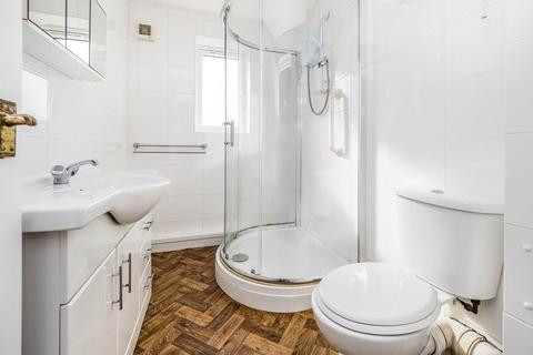 2 bedroom flat for sale, Greenslade Road, Barking