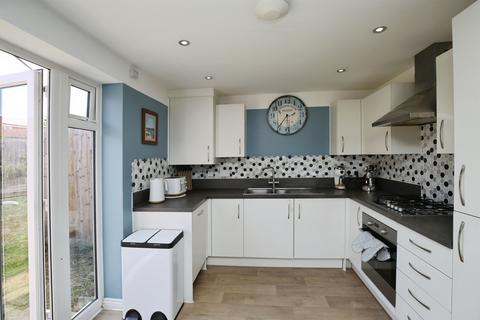 3 bedroom semi-detached house for sale, Plantation Avenue, Marcham, Abingdon