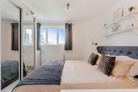 2 bedroom maisonette for sale, Somerset Road, Redhill RH1