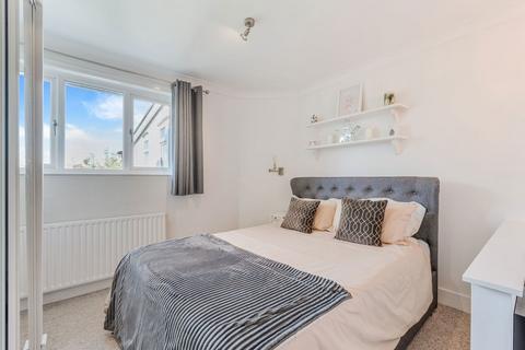 2 bedroom maisonette for sale, Somerset Road, Redhill RH1