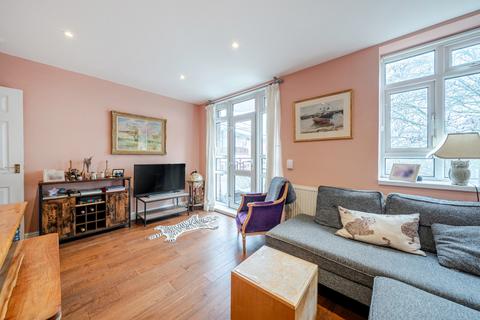 3 bedroom apartment for sale, Champion Hill Estate, London
