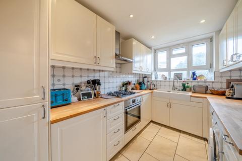 3 bedroom apartment for sale, Champion Hill Estate, London