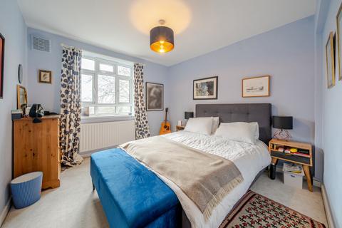 3 bedroom apartment for sale, Champion Hill Estate, London