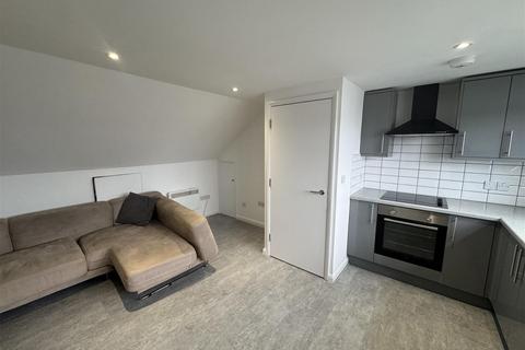 2 bedroom apartment to rent, Normanshire Drive, London E4