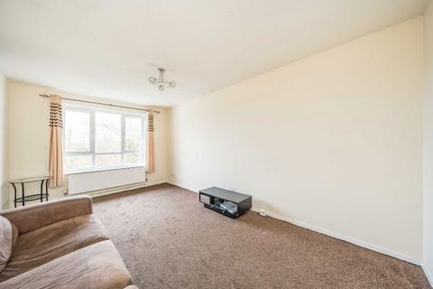 1 bedroom flat to rent, Well Close, London SW16