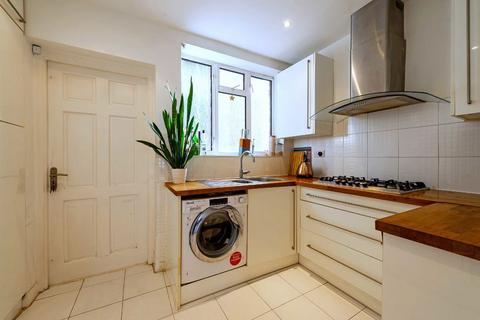 2 bedroom flat to rent, Wellington Road, London NW8