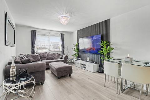 2 bedroom apartment for sale, Warwick Close, Hornchurch