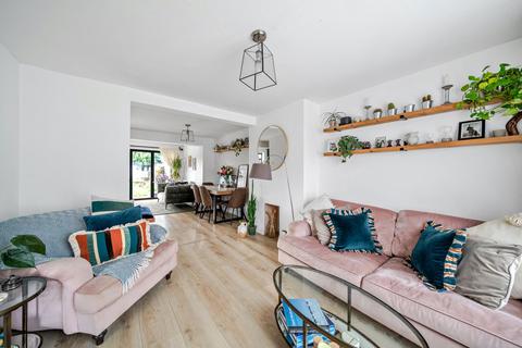 2 bedroom semi-detached house for sale, Farm Road, Esher, KT10