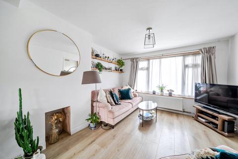 2 bedroom semi-detached house for sale, Farm Road, Esher, KT10