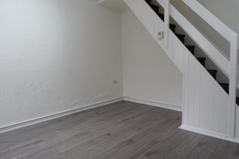 3 bedroom terraced house to rent, Howe Street, Middlesbrough, TS1 4LD