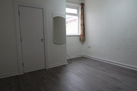 3 bedroom terraced house to rent, Howe Street, Middlesbrough, TS1 4LD