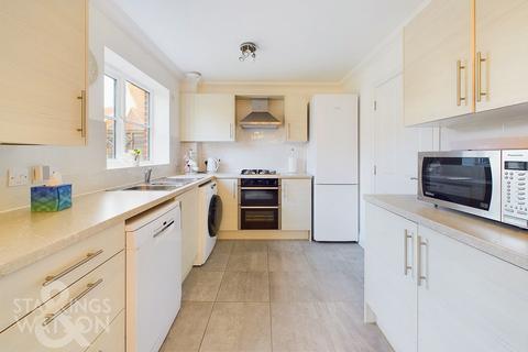 3 bedroom townhouse for sale, Charles Marler Way, Blofield, Norwich