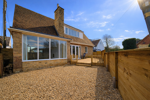4 bedroom detached house to rent, Church Street, Bredon, Tewkesbury