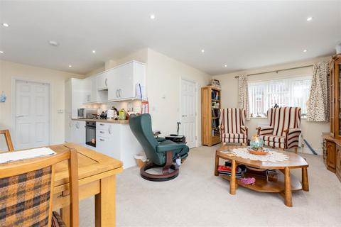 undefined, Kingsway, Stotfold, SG5 4EL