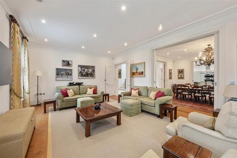 undefined, Coombe Ridings, Kingston Upon Thames, KT2