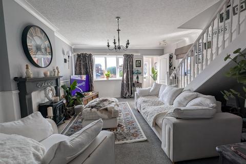 3 bedroom semi-detached house for sale, Washbrook Drive, Darlington