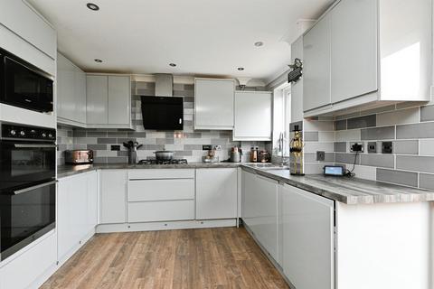 3 bedroom end of terrace house for sale, Adam Close, King's Lynn