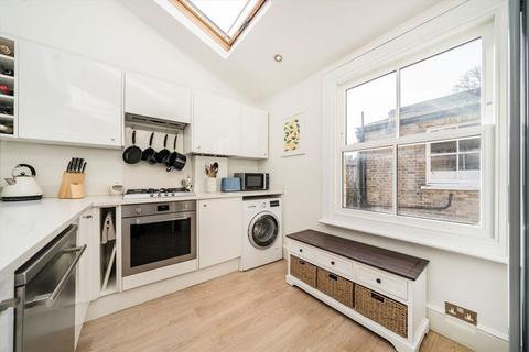 2 bedroom flat for sale, Monkton Street, London SE11