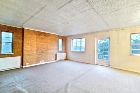 3 bedroom flat for sale, Flat 27 Thurlby Croft, and Garage 14, Mulberry Close, Hendon, London, NW4 1QP