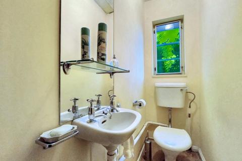 3 bedroom flat for sale, Flat 27 Thurlby Croft, and Garage 14, Mulberry Close, Hendon, London, NW4 1QP