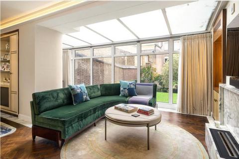 3 bedroom flat to rent, Upper Grosvenor Street, London W1K