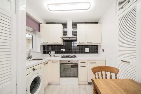 1 bedroom flat for sale, Cambridge Heath Road, London E1