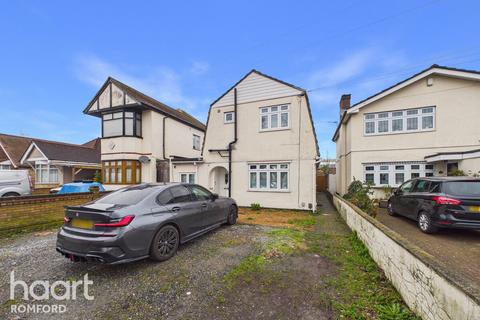 1 bedroom maisonette for sale, Crow Lane, ROMFORD