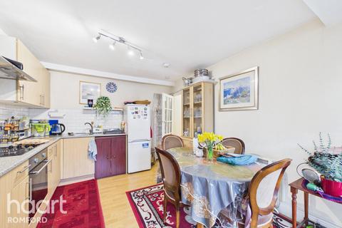 1 bedroom maisonette for sale, Crow Lane, ROMFORD