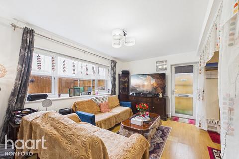Crow Lane, Romford, RM7 0EL