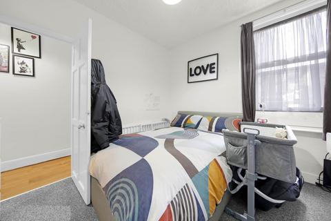 2 bedroom flat for sale, Seymour Road, Leyton, E10