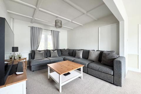 3 bedroom semi-detached house for sale, Woodlands Road, Nash Mills, Hemel Hempstead HP3