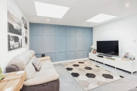 3 bedroom semi-detached house for sale, Lower Lane, Cleckheaton, BD19