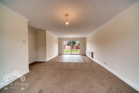 4 bedroom detached house to rent, Admiral Close, Lytham St. Annes, Lancashire