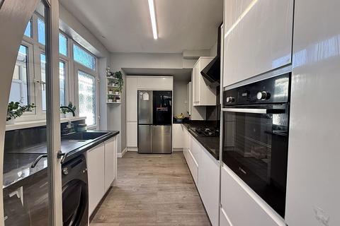 3 bedroom semi-detached house for sale, Shipley Avenue, Fenham, Newcastle upon Tyne, Tyne and Wear, NE4 9RA