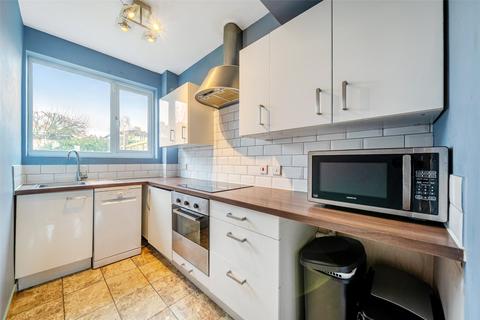 3 bedroom terraced house for sale, Sutherland Avenue, Welling