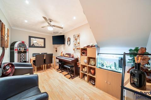 undefined, Bayleaf Avenue, Woodhall Park, Swindon, SN2