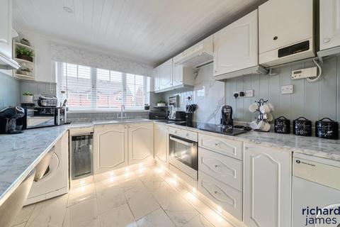 undefined, Bayleaf Avenue, Woodhall Park, Swindon, SN2