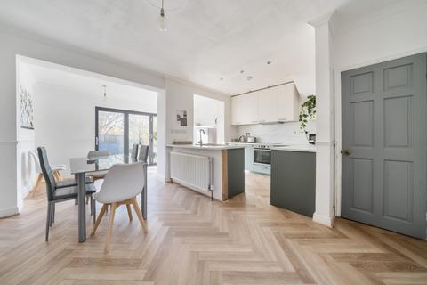 4 bedroom terraced house to rent, Rayford Avenue Lee SE12