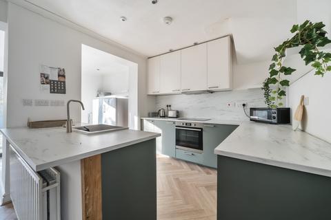 4 bedroom terraced house to rent, Rayford Avenue Lee SE12