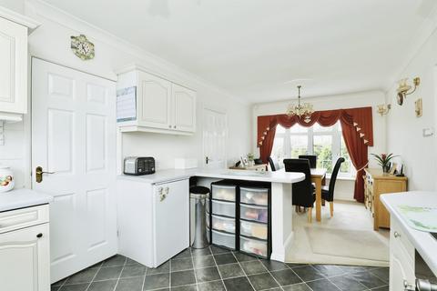 3 bedroom detached house for sale, Hillside Crescent, Worksop