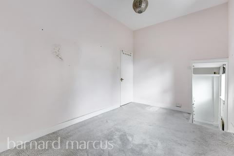 2 bedroom flat for sale, Alderbrook Road, London