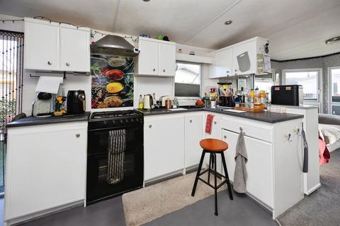 2 bedroom park home for sale, Kitewell Lane, Lydd, Romney Marsh