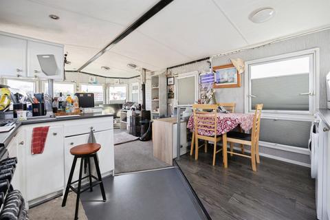 2 bedroom park home for sale, Kitewell Lane, Lydd, Romney Marsh