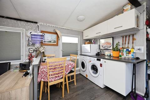 2 bedroom park home for sale, Kitewell Lane, Lydd, Romney Marsh
