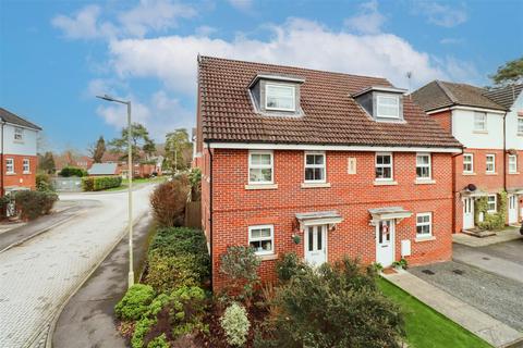3 bedroom semi-detached house for sale, Haskins Drive, Farnborough GU14