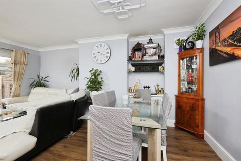 3 bedroom terraced house for sale, Wilton Avenue, Eastbourne