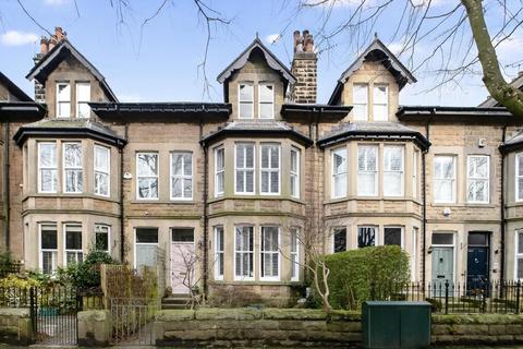 4 bedroom townhouse for sale, West End Avenue, Harrogate