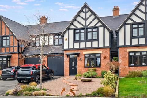 3 bedroom semi-detached house for sale, Kingshurst Gardens, Badsey, WR11 7AR