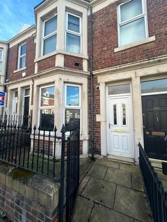 2 bedroom apartment to rent, Whitehall road, Gateshead