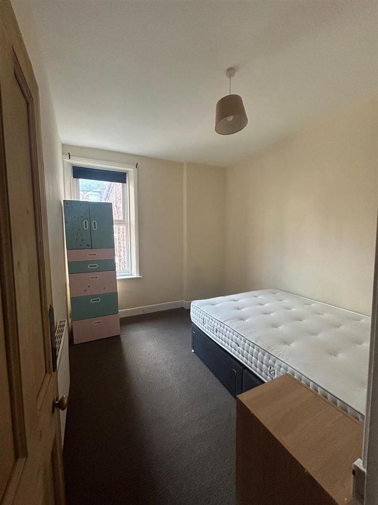 Bedroom 1.jpeg